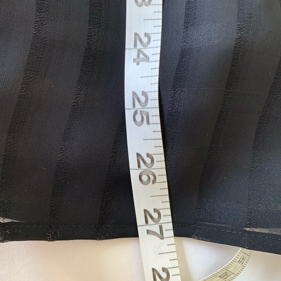 Black sheer checked pattern, long sleeve blouse - Picture 7 of 9